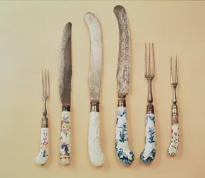 Porcelain knife and fork handles